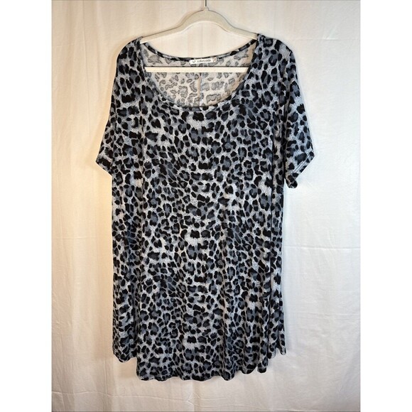 Jollie Lovin Tops - Jollie Lovin Animal Print Short Sleeve T Shirt Size 5X Preowned